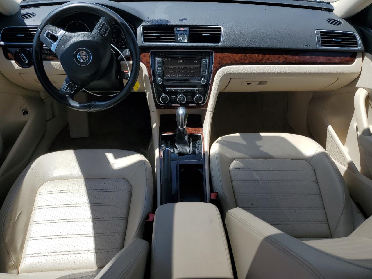 2012 Volkswagen Passat Sel VIN: 1VWCH7A30CC033135 Lot: 62585765