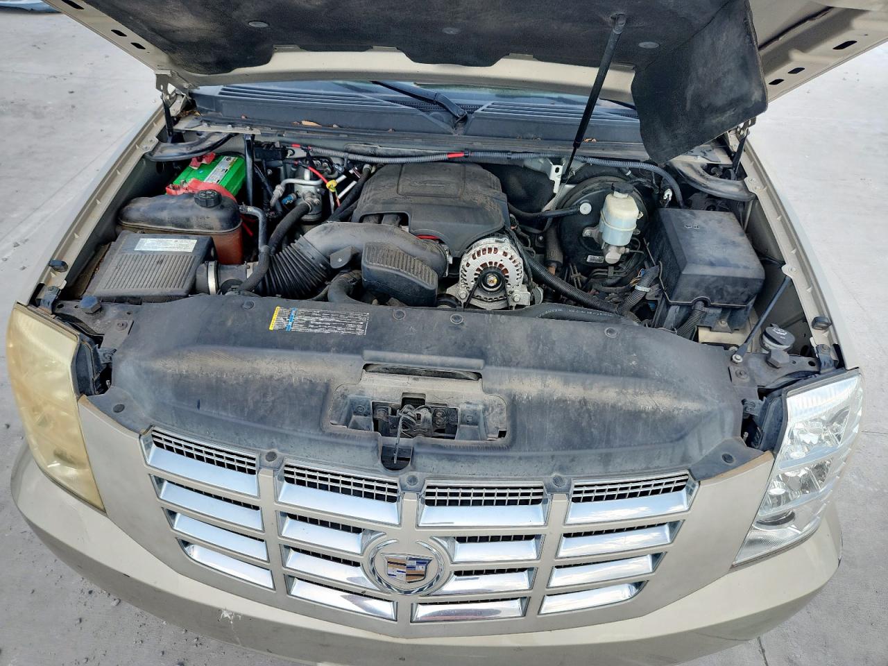 2008 Cadillac Escalade Luxury VIN: 1GYEC63818R139038 Lot: 61863005