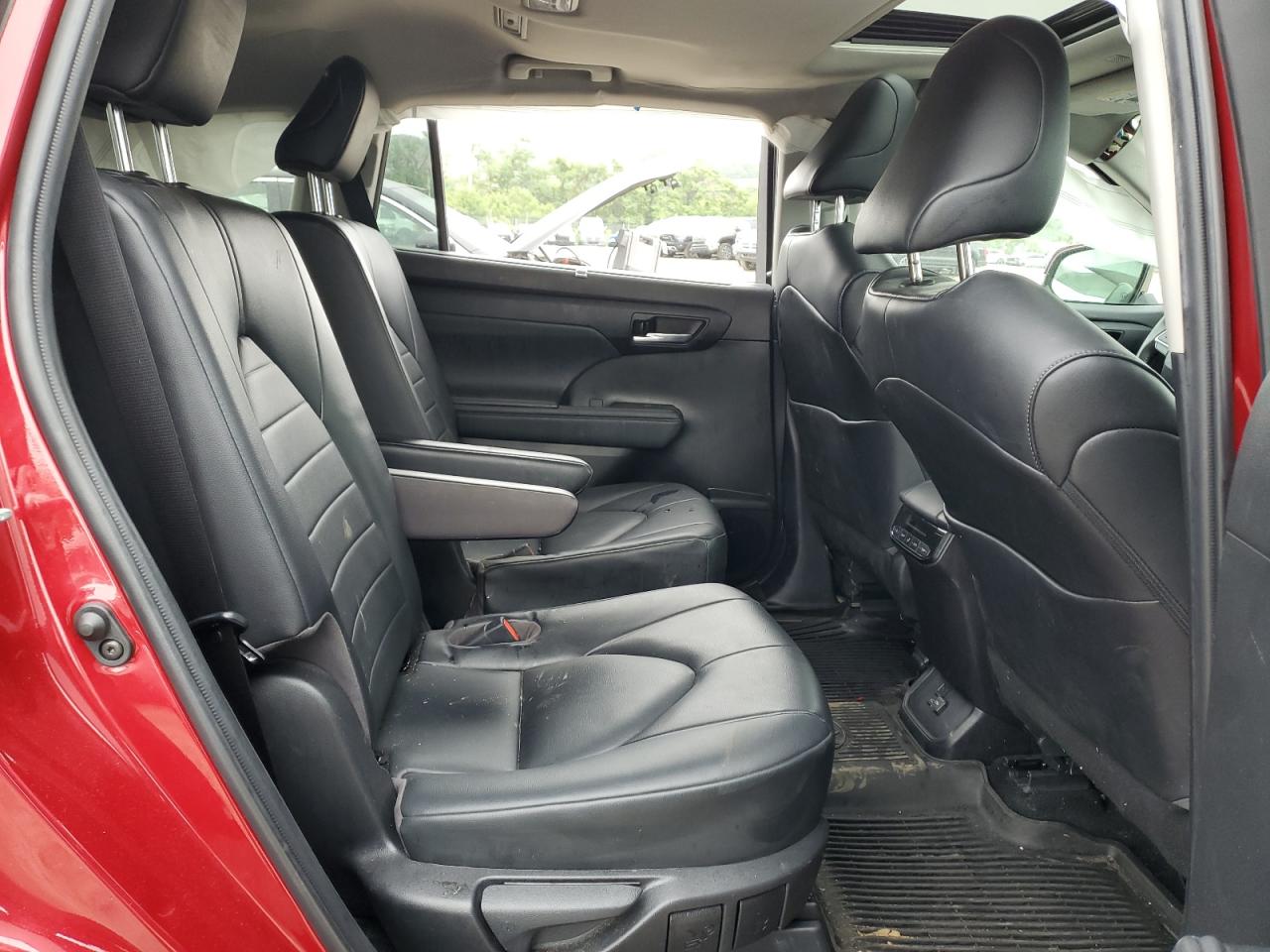 2022 Toyota Highlander Xle VIN: 5TDGZRBH8NS245421 Lot: 62498355