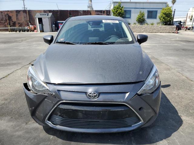  TOYOTA YARIS 2018 Серый