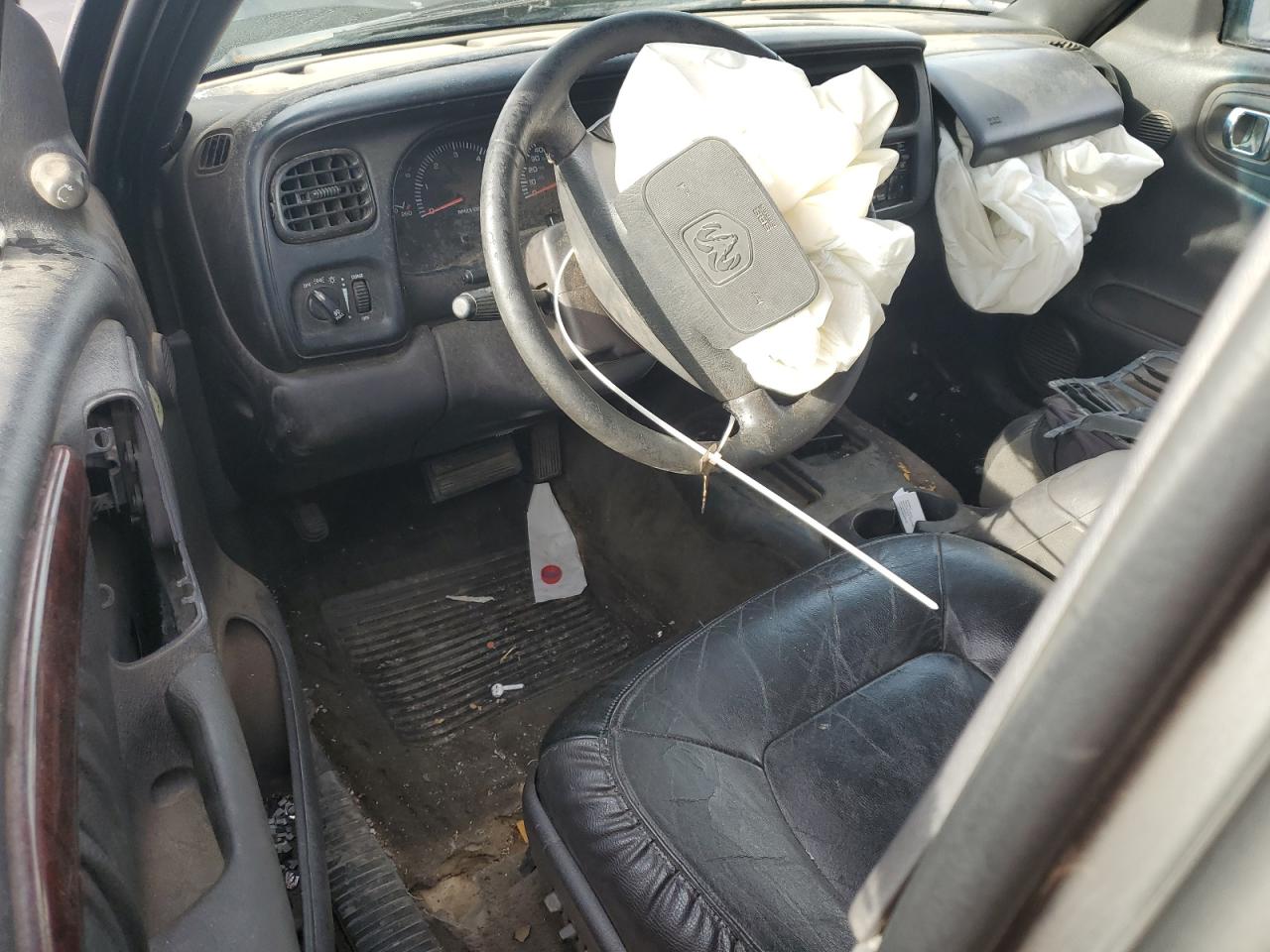 2000 Dodge Durango VIN: 1B4HR28Y3YF288181 Lot: 61958485