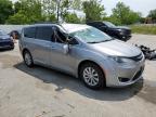 2017 Chrysler Pacifica Touring L   للبيع في Bridgeton، MO - Top/Roof