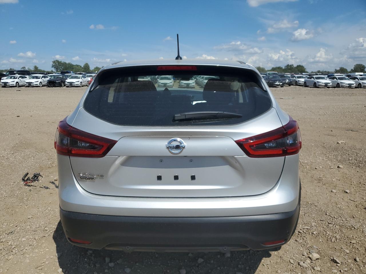 2022 Nissan Rogue Sport S VIN: JN1BJ1AV4NW581788 Lot: 62858085