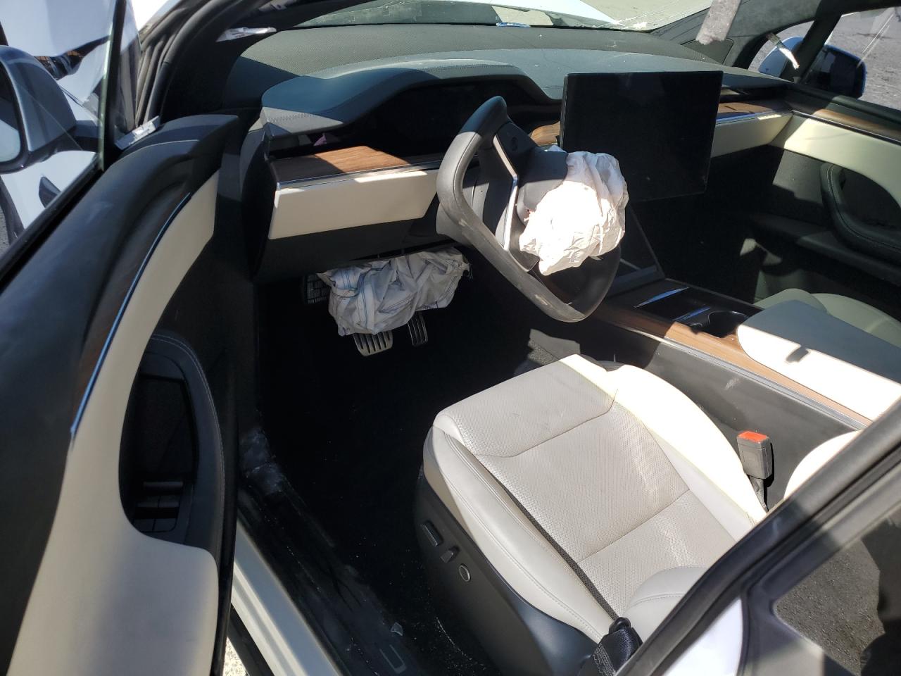 2022 Tesla Model X VIN: 7SAXCAE55NF357721 Lot: 61814275