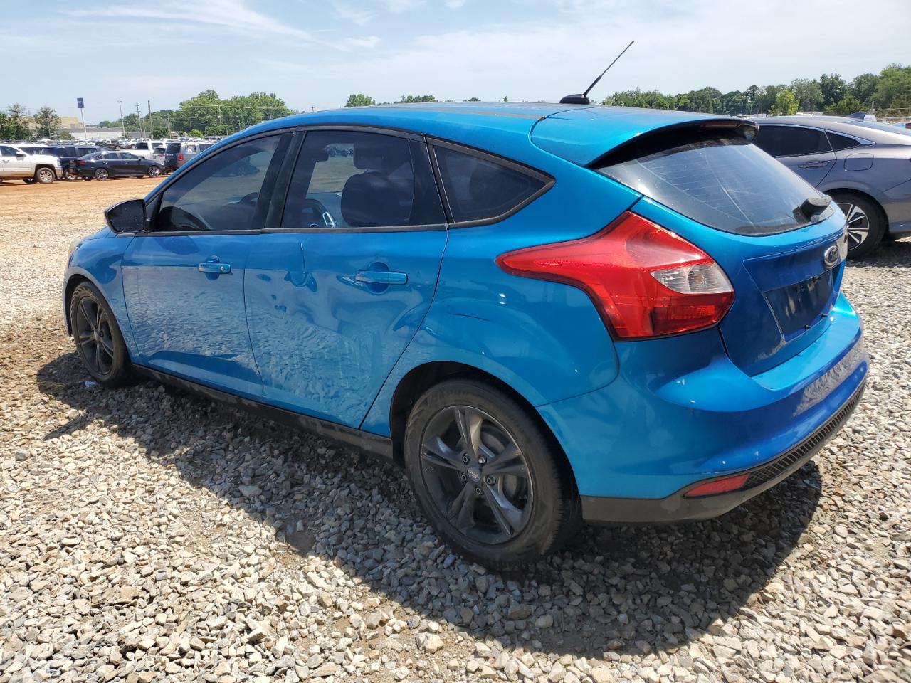FORD FOCUS 2014 VIN 1FADP3K22EL425681 photo 2