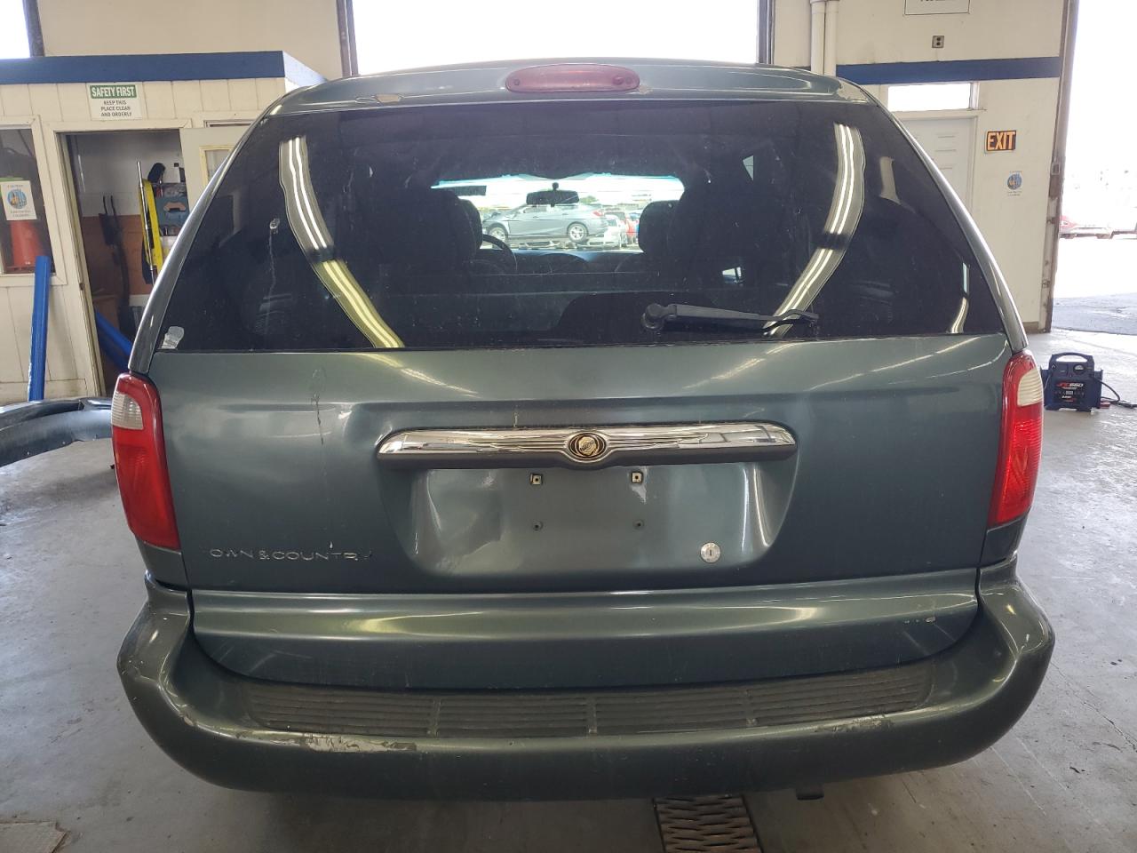 2006 Chrysler Town & Country VIN: 1A4GP45R16B711772 Lot: 62130575