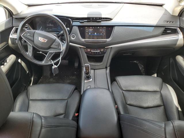  CADILLAC XT5 2018 Srebrny