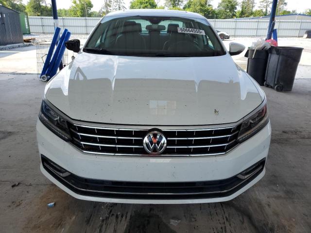  VOLKSWAGEN PASSAT 2017 Biały