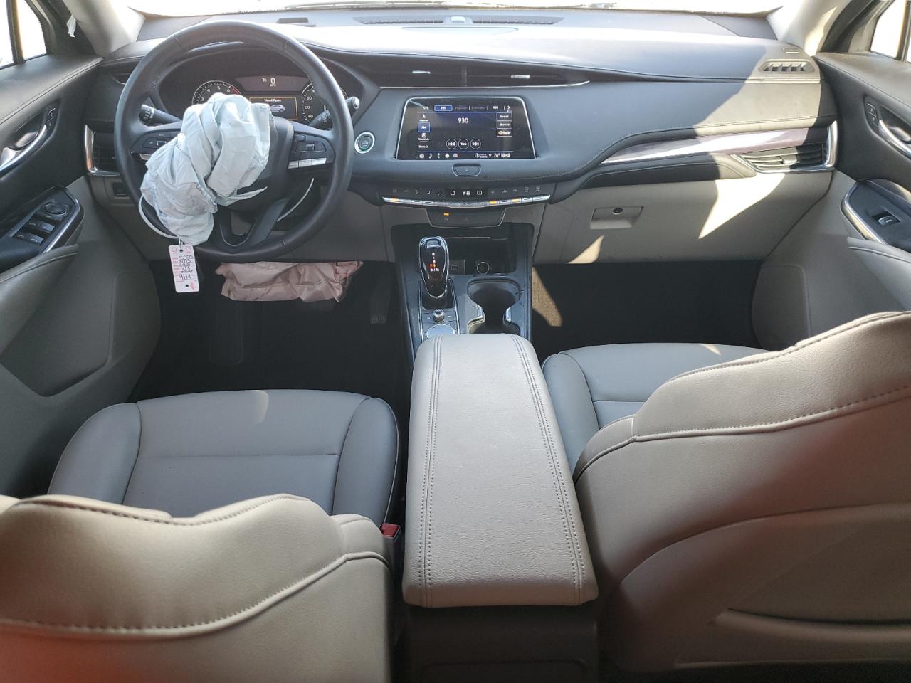 2023 Cadillac Xt4 Luxury VIN: 1GYAZAR42PF219114 Lot: 61830125