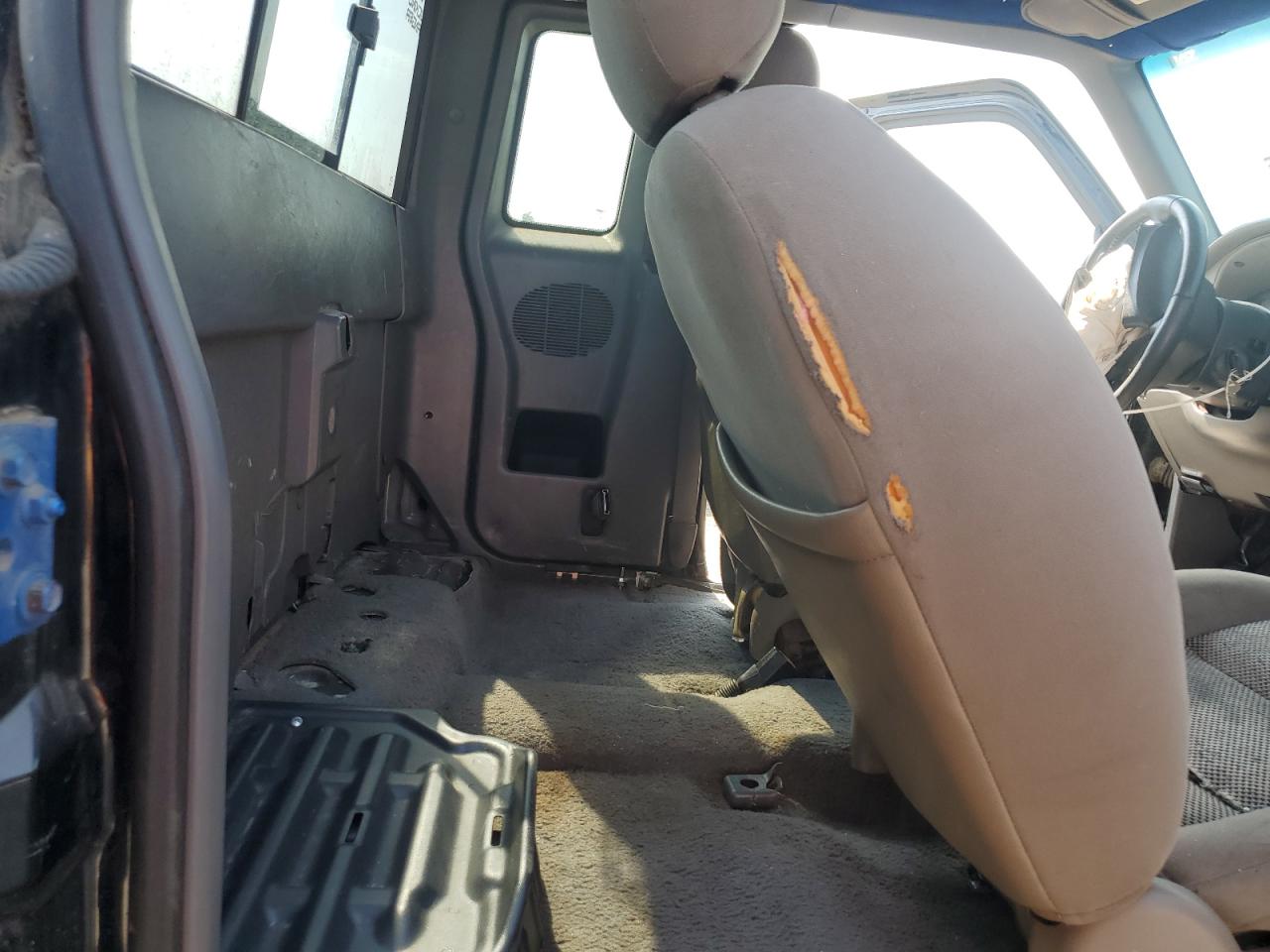 2002 Ford Ranger Super Cab VIN: 1FTZR45E02PA03189 Lot: 62084065