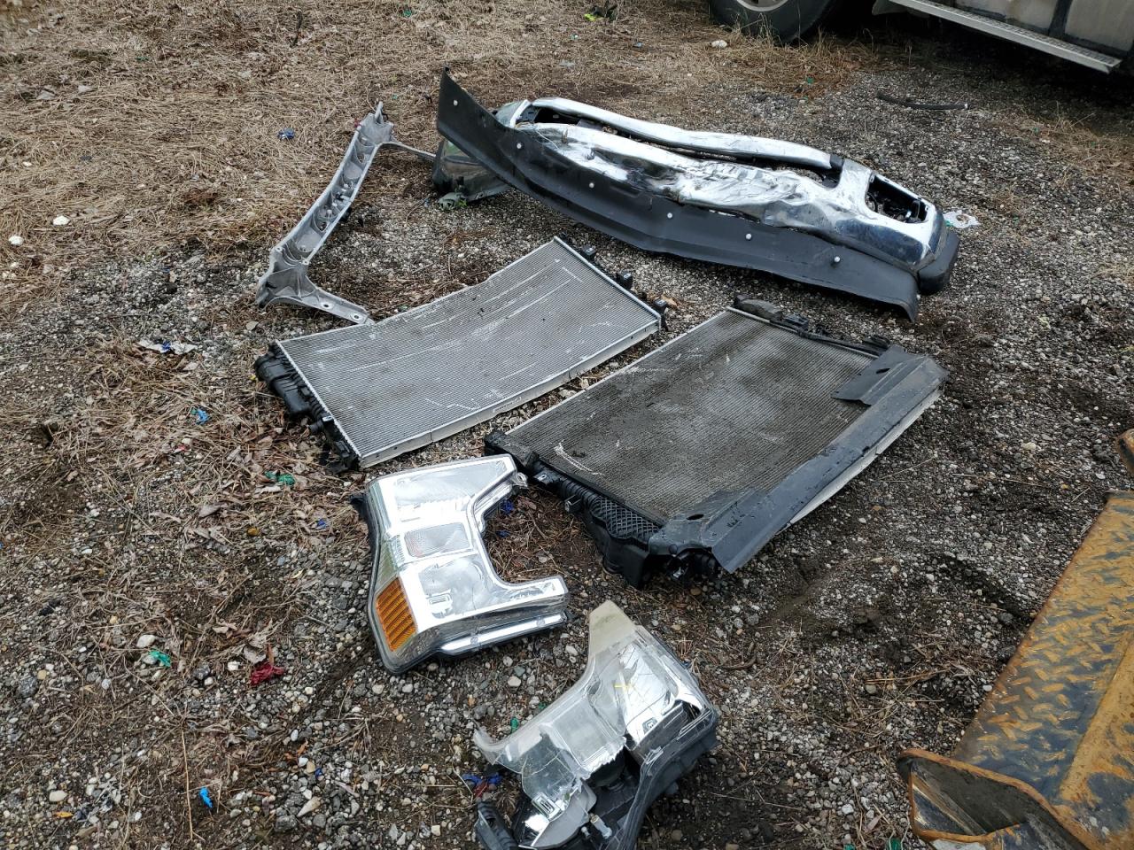 2022 Ford F550 Super Duty VIN: 1FDUF5HT7NDA03646 Lot: 57810815