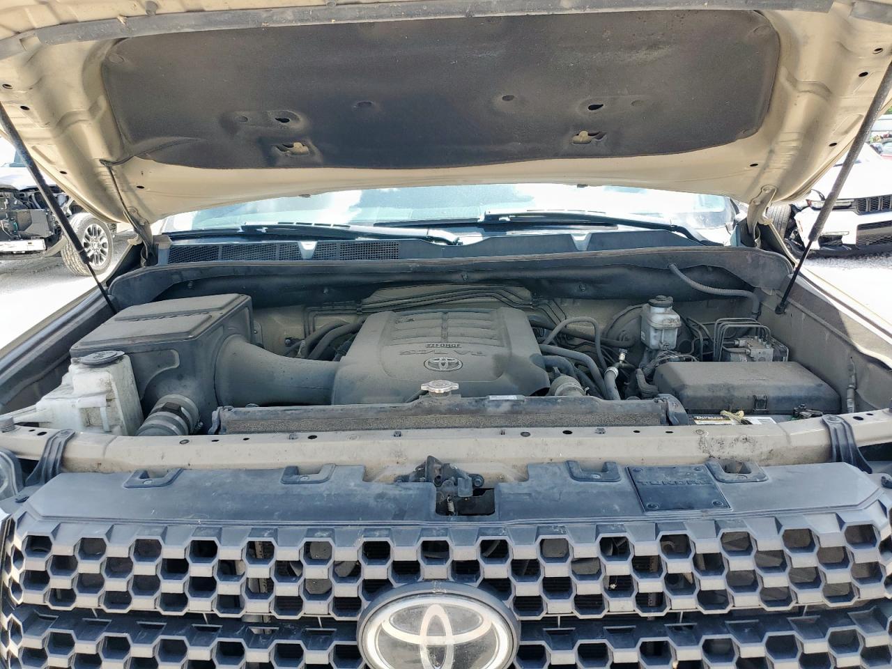TOYOTA TUNDRA 2020 VIN 5TFDY5F11LX902255 photo 11