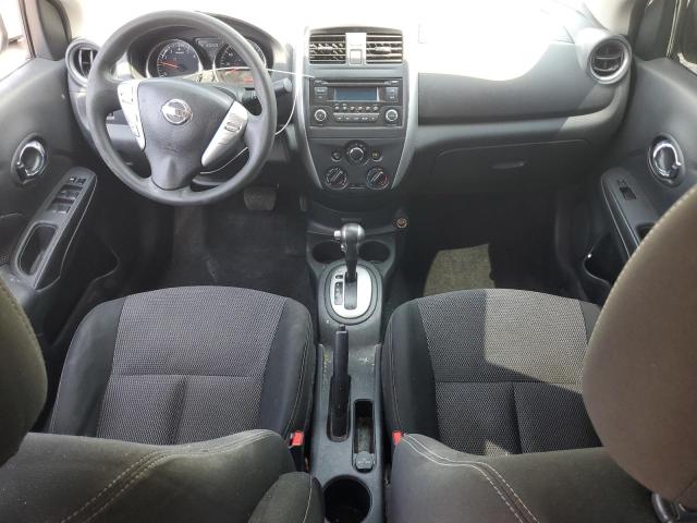  NISSAN VERSA 2018 Серебристый