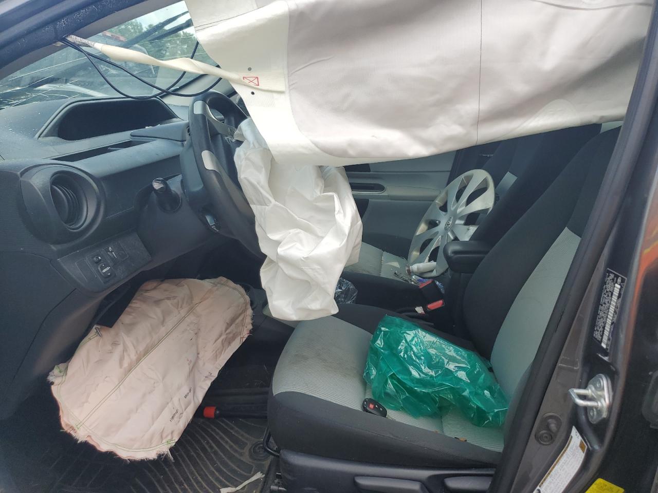 2014 Toyota Prius C VIN: JTDKDTB33E1083835 Lot: 61735835