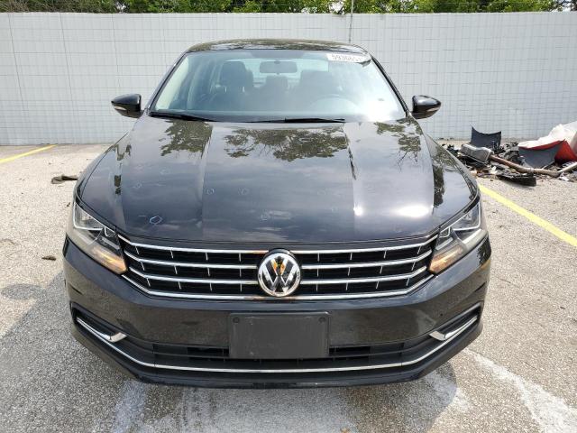  VOLKSWAGEN PASSAT 2017 Black