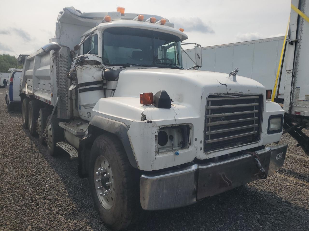 1999 Mack Rd600 Dump Truck იყიდება Fredericksburg-ში, VA - Side