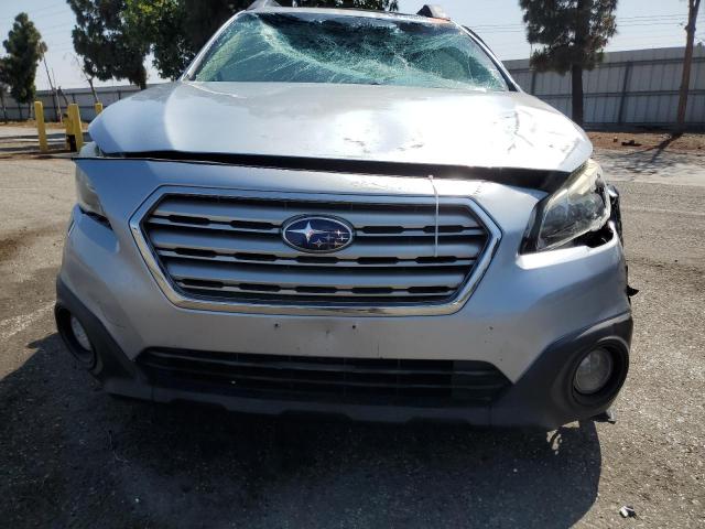  SUBARU OUTBACK 2017 Srebrny