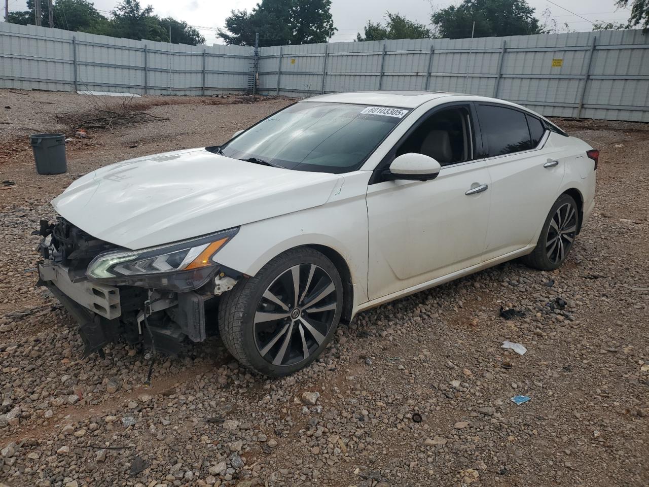 2020 Nissan Altima Platinum for Sale in Oklahoma City, OK - Front End