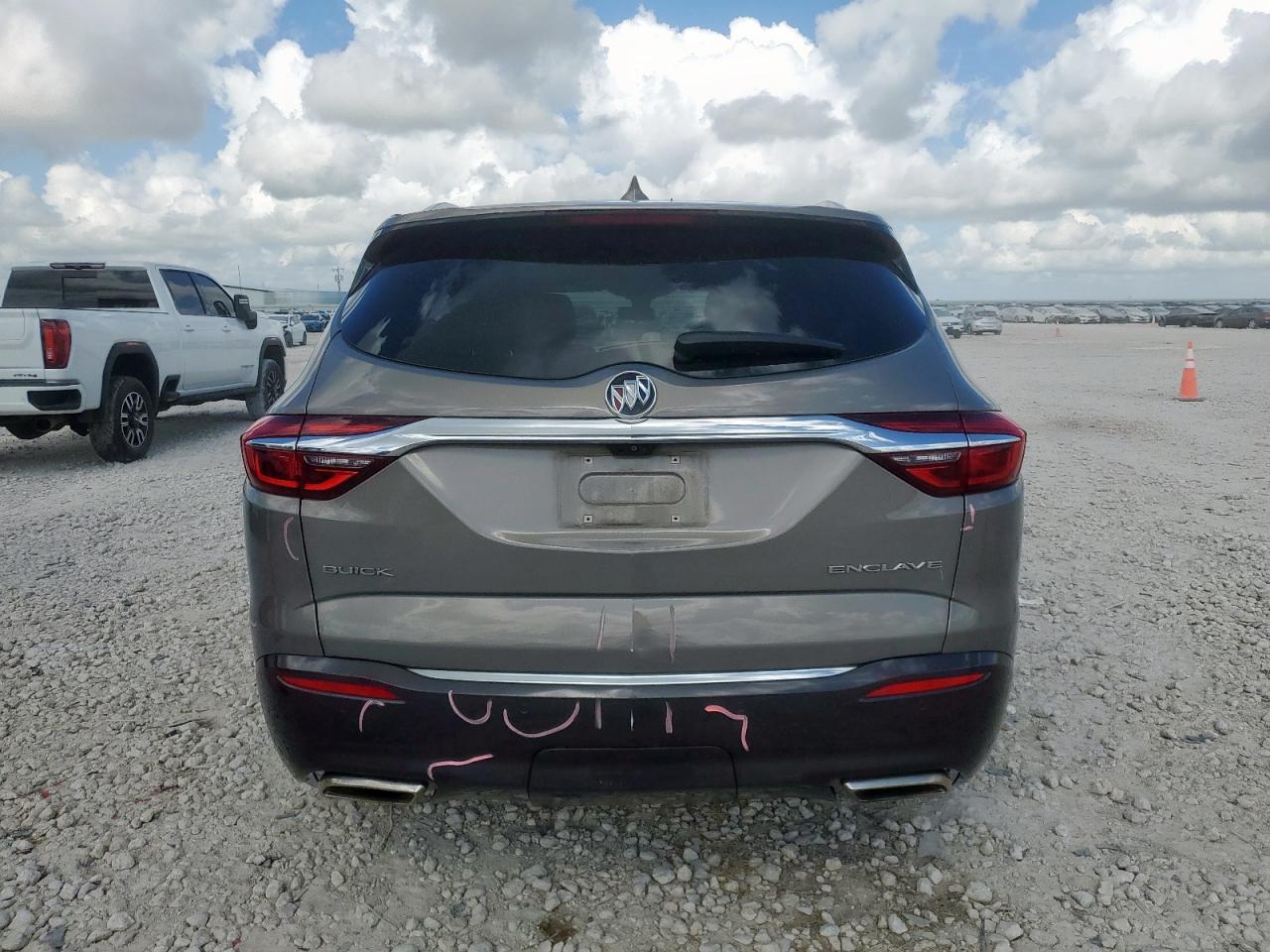 2018 Buick Enclave Essence VIN: 5GAERBKW0JJ181445 Lot: 62783855
