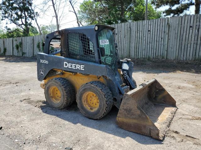 2013 John Deere 320