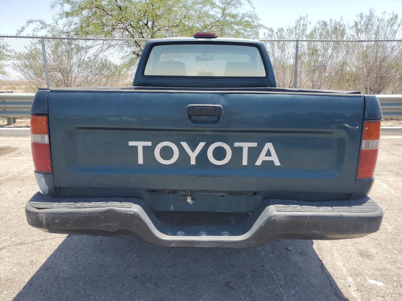 1995 Toyota Pickup 1/2 Ton Short Wheelbase VIN: JT4RN81A3S5209897 Lot: 62674355