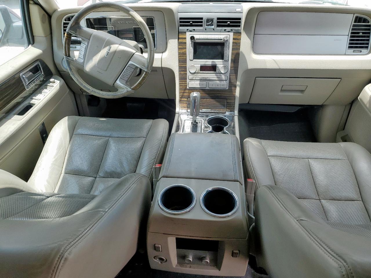 2010 Lincoln Navigator VIN: 5LMJJ2H50AEJ00691 Lot: 60551485