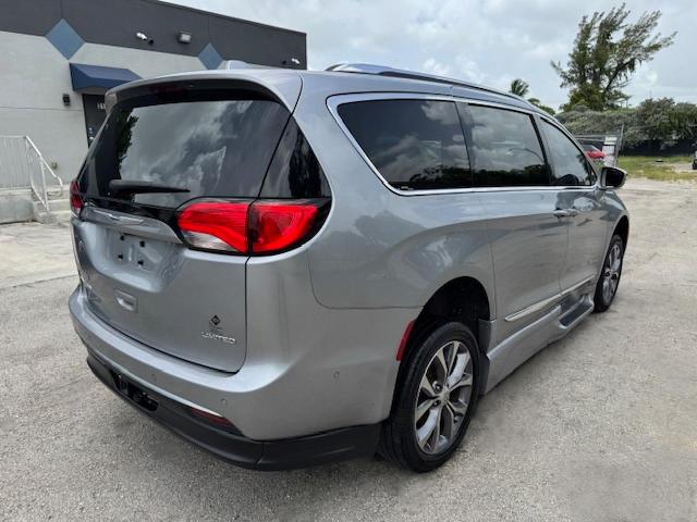  CHRYSLER PACIFICA 2019 Серый