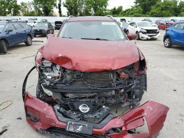  NISSAN ROGUE 2018 Czerwony