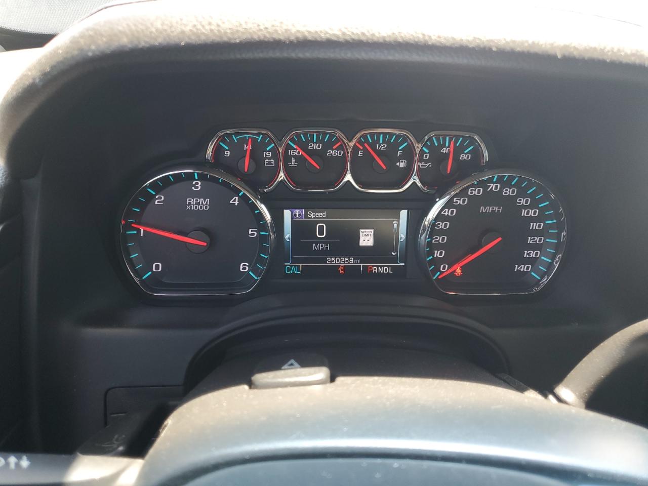 2018 Chevrolet Suburban C1500 Lt VIN: 1GNSCHKC2JR268767 Lot: 62789185