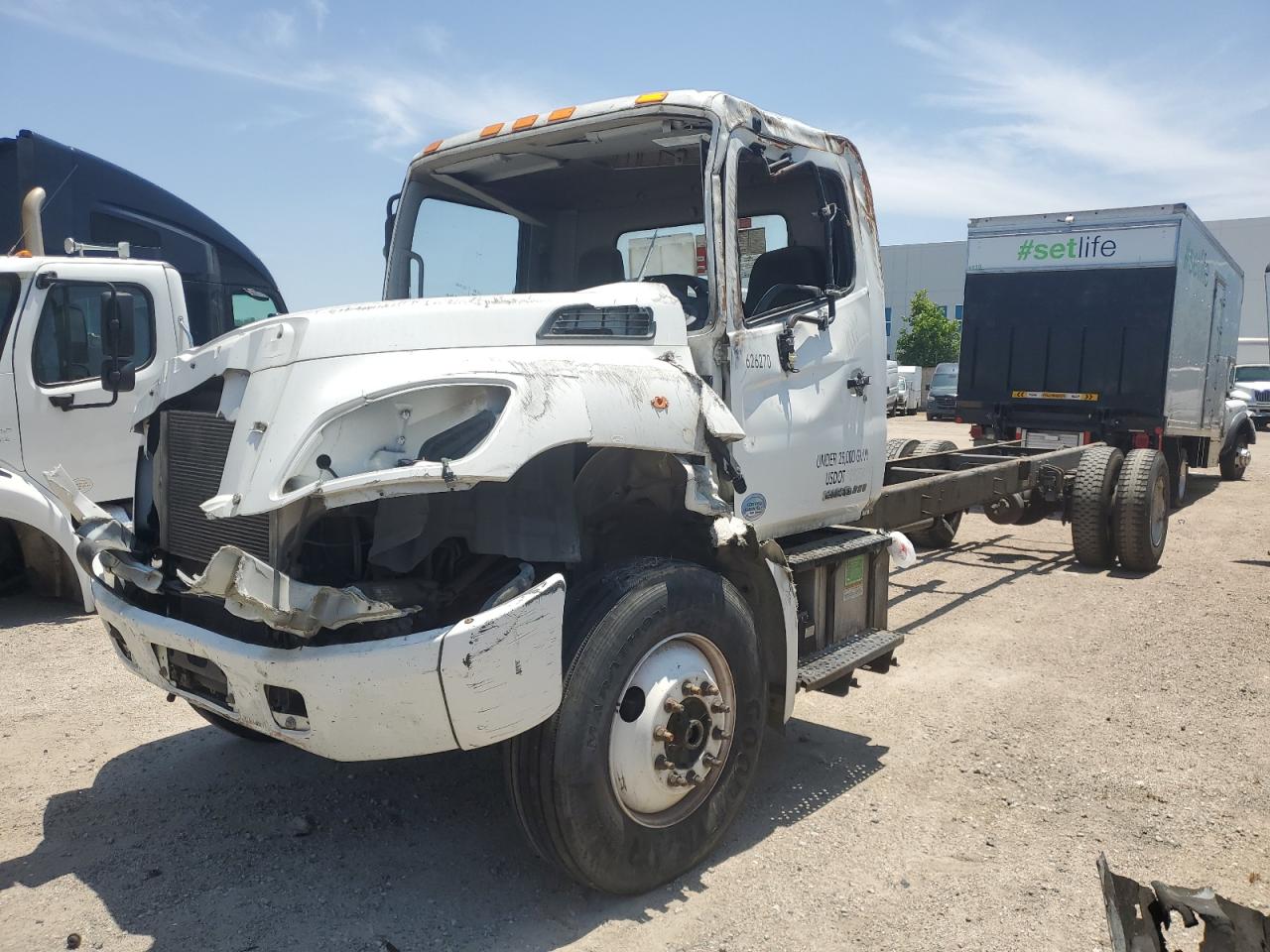 2016 Hino 258/268 zu verkaufen in Colton, CA - Rollover