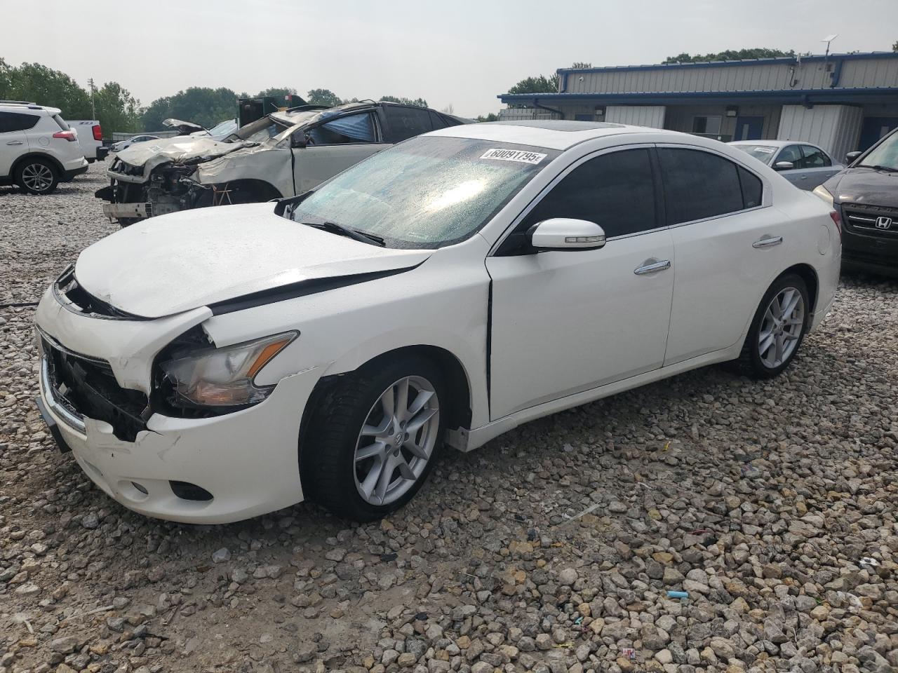 2010 Nissan Maxima S na sprzedaż w Wayland, MI - Front End