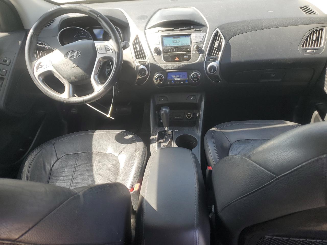 HYUNDAI TUCSON 2011 VIN KM8JU3AC3BU292401 фото 8