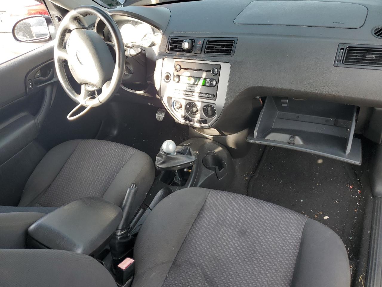 2005 Ford Focus Zx3 VIN: 3FAFP31N95R100998 Lot: 61043445