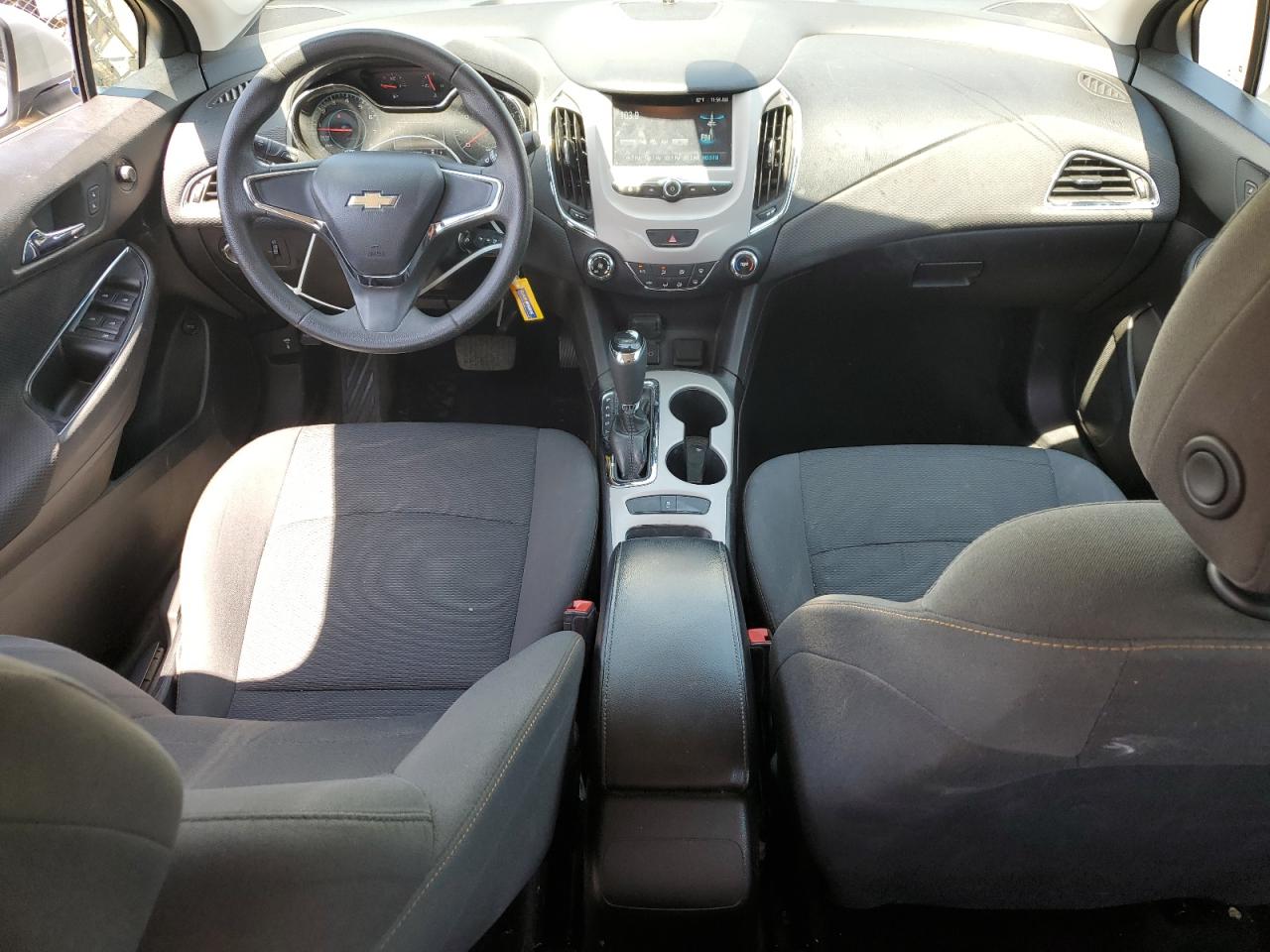 2018 Chevrolet Cruze Ls VIN: 1G1BC5SM8J7235034 Lot: 62523165