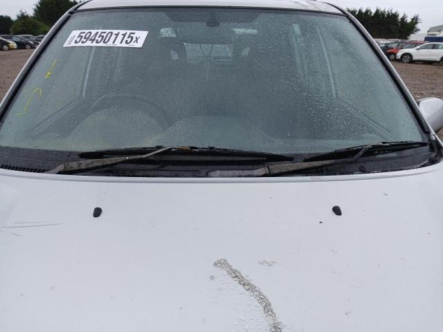 2005 TOYOTA RAV4 XT3 V