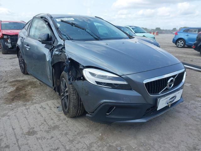 2017 VOLVO V40 CROSS