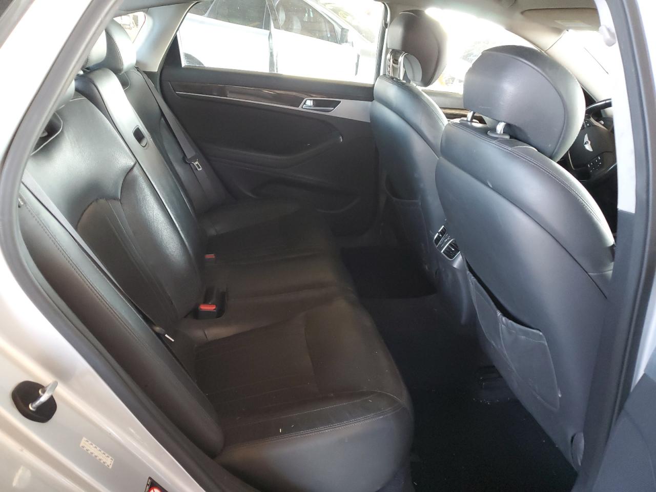 2015 Hyundai Genesis 3.8L VIN: KMHGN4JE2FU079993 Lot: 62161775