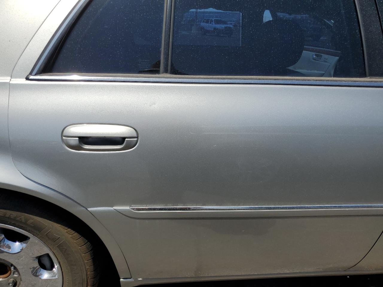 2006 Cadillac DTS - Image 10