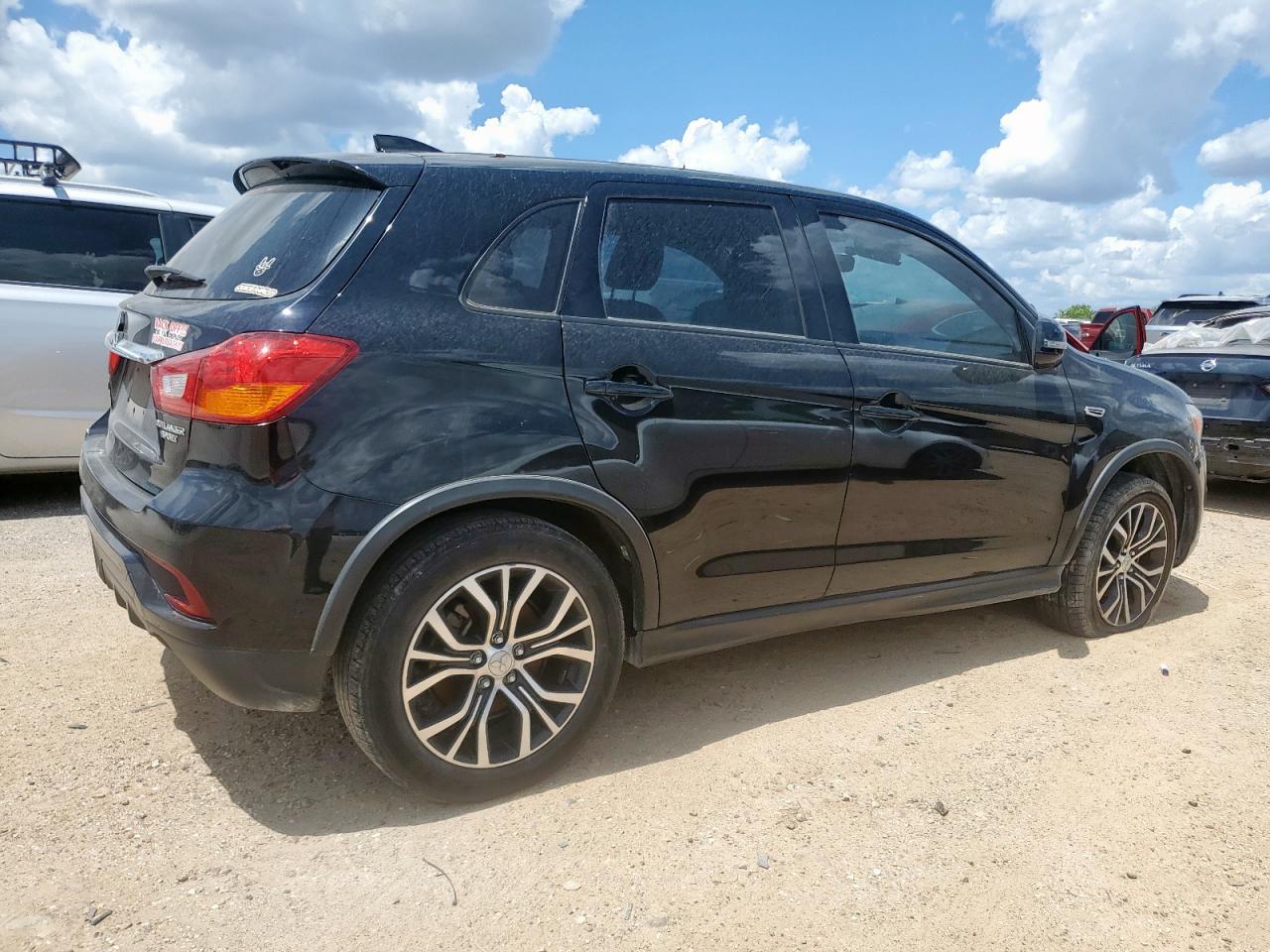 MITSUBISHI OUTLANDER 2019 VIN JA4AP3AU7KU019329 photo 3