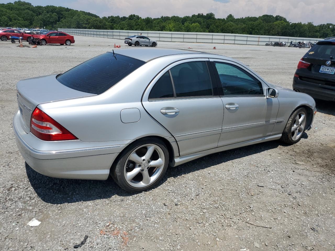 MERCEDES-BENZ C-CLASS 2005 VIN WDBRF40JX5A787478 photo 3