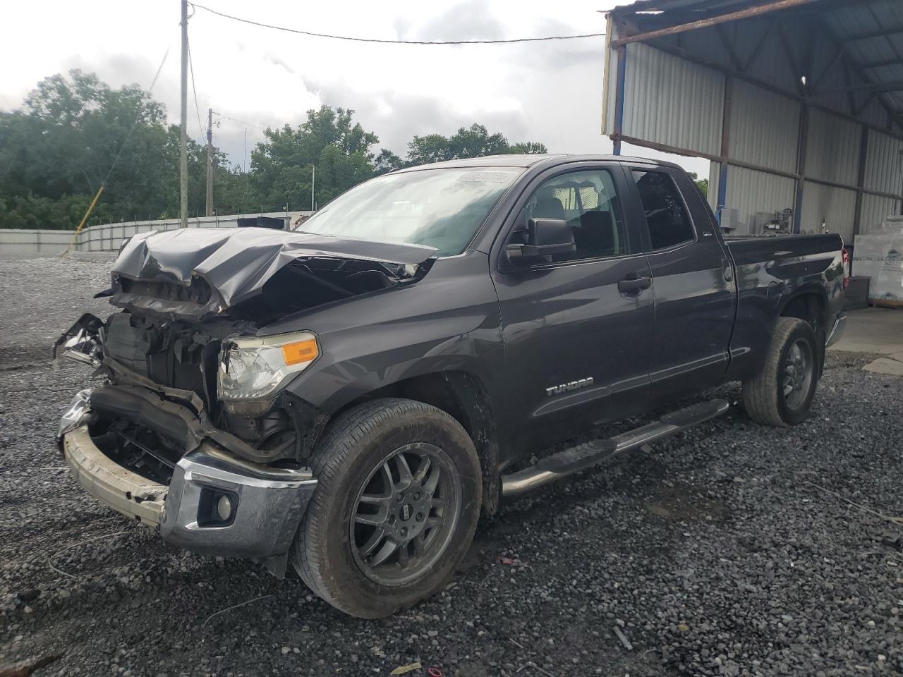 2014 Toyota Tundra Double Cab Sr for Sale in Cartersville, GA - Front End