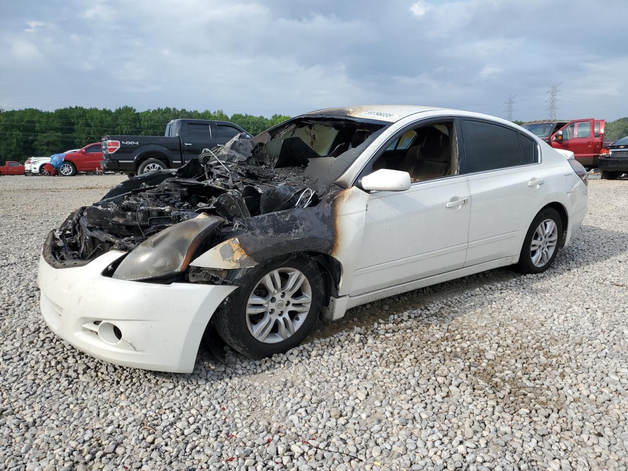 2011 Nissan Altima Base იყიდება Memphis-ში, TN - Burn