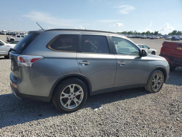  MITSUBISHI OUTLANDER 2015 Srebrny