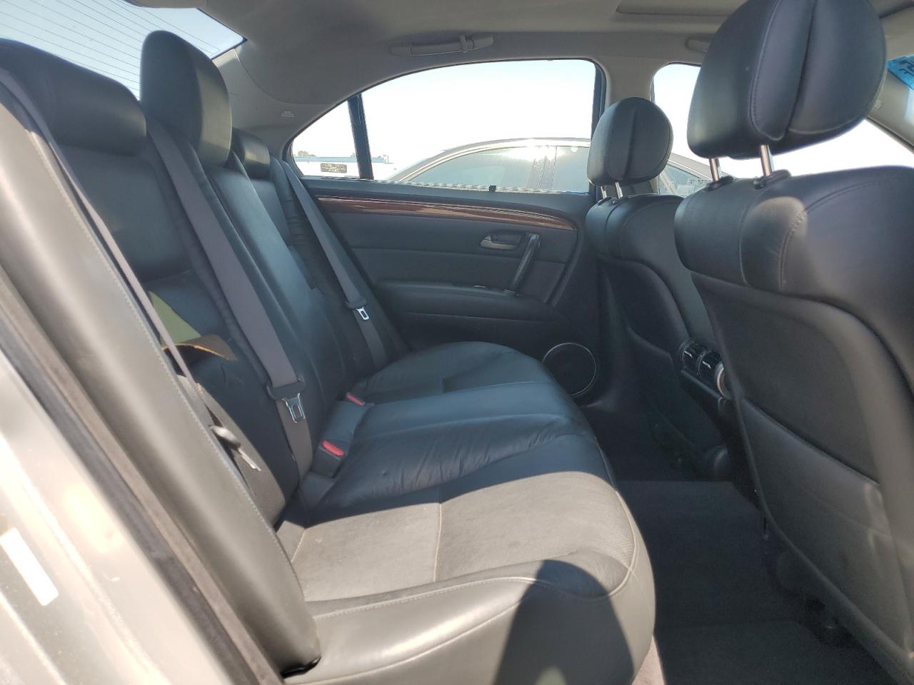 2005 Acura Rl VIN: JH4KB16555C018171 Lot: 61022135
