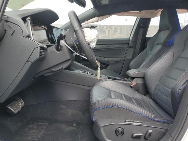  VOLKSWAGEN GOLF 2022 Белы