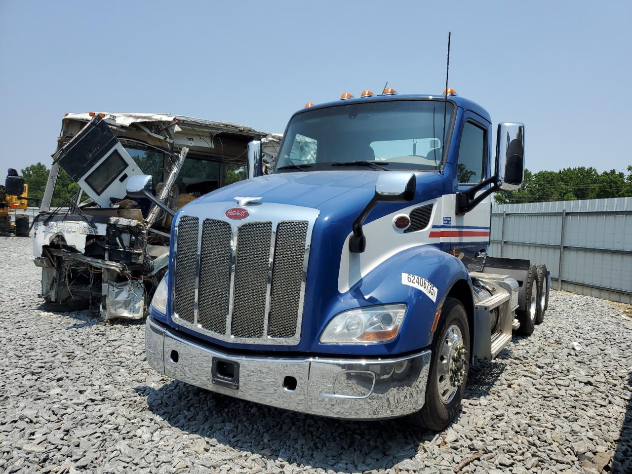 PETERBILT ALL MODELS 2017 VIN 1XPBDP9XXHD441823 фото 2