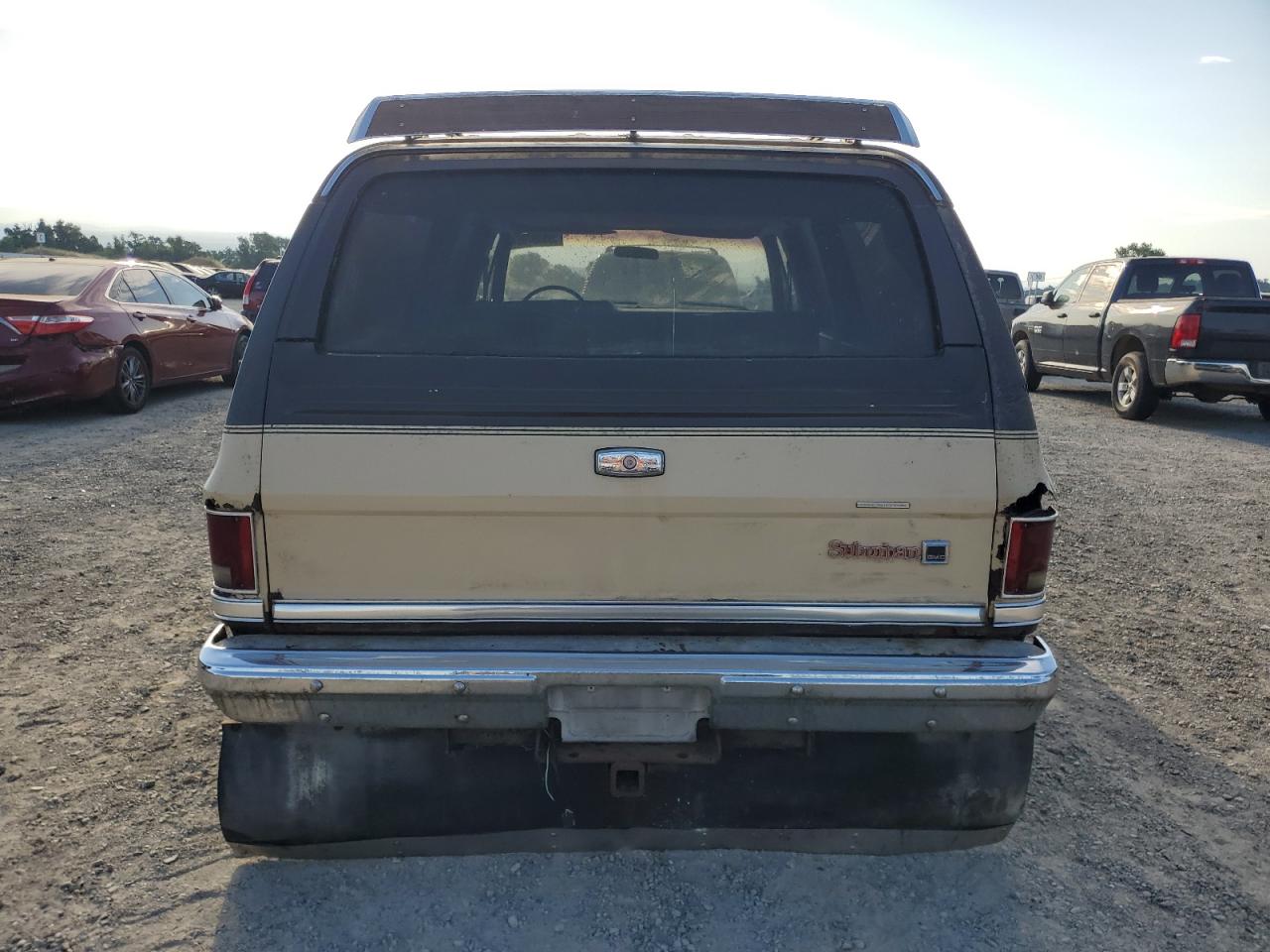 1987 GMC Suburban V25 Conventional VIN: 1GKGV26K8HF511456 Lot: 59530795