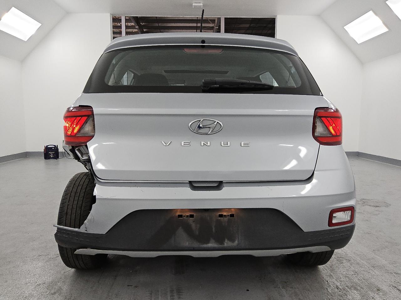 2023 Hyundai Venue Sel VIN: KMHRC8A30PU220887 Lot: 62920485