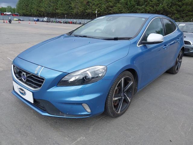 VOLVO V40 R-DESI 2015