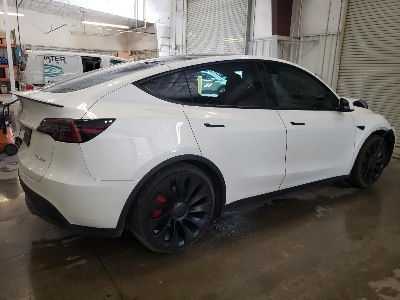 2022 Tesla Model Y VIN: 7SAYGDEF9NF520020 Lot: 60961695